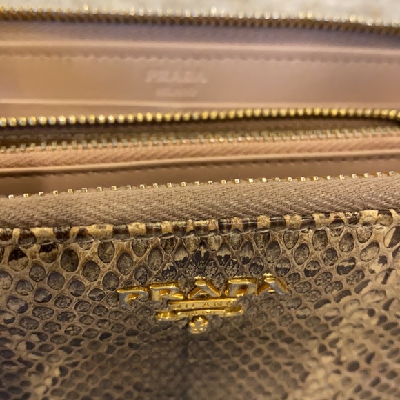 Prada Wallet - Picture 5 of 5
